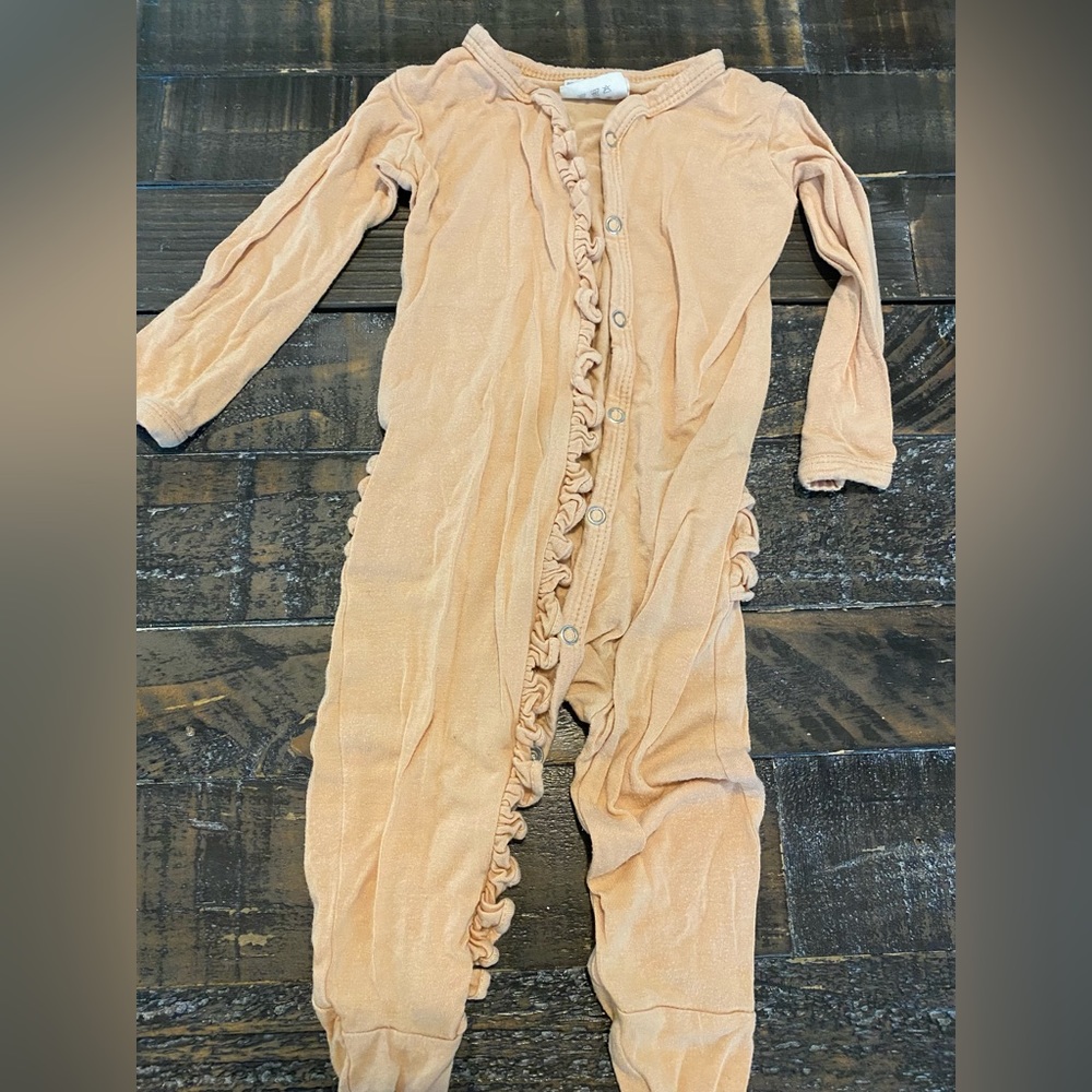 Light orange spearmint love footies 3-6 month